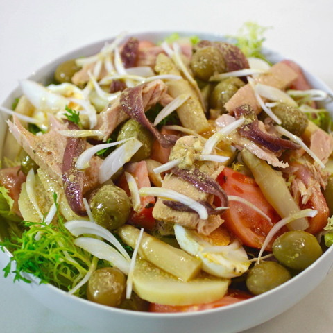 Imagen Ensalada ilustrada de anchoas y Bonito del Norte Campos